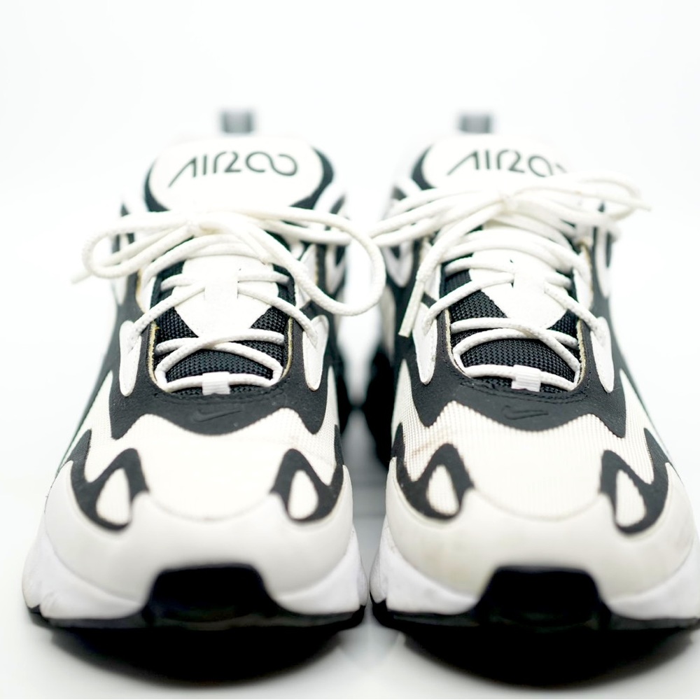 Nike Sneakers; Gentle used, Men Sz 10.5 Women Sz 12